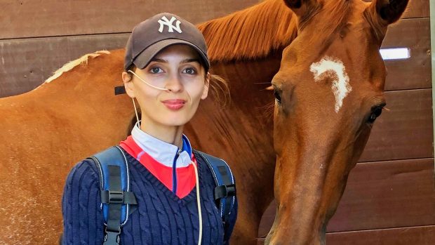 Evie Toombes, para showjumper