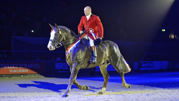 Simon Reynolds rides HOYS supreme Hallmark in the spotlight
