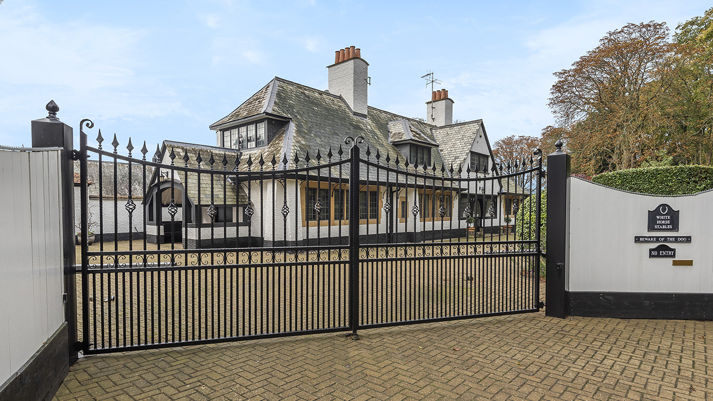 White Horse Stables, Newmarket