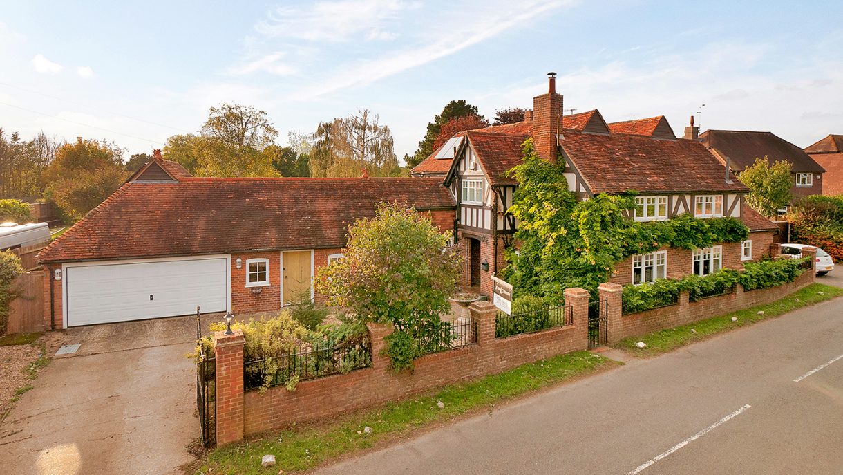 Equestrian property for sale in Kent Orchard House, Laddingford
