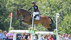 Sarah Bullimore riding Reve Du Rouet