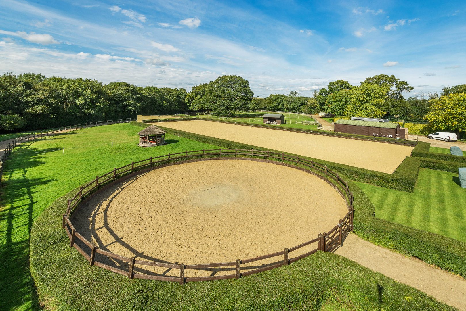 Rate this 10acre equestrian home with immaculate stable yard, manège