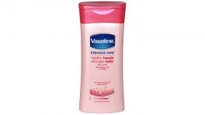 Vaseline hand and nail: skin care for horse riders