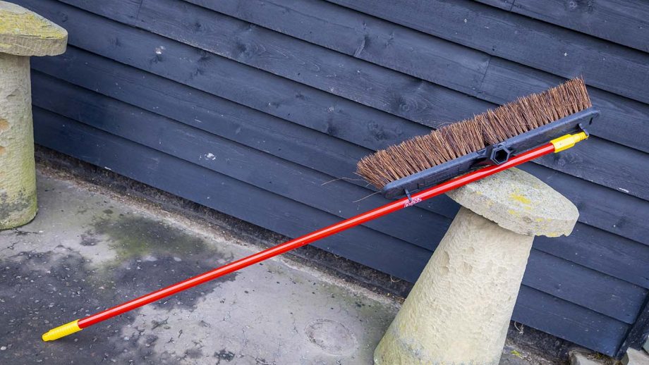 Herbie’s Quickie 24in Super Bulldozer broom review