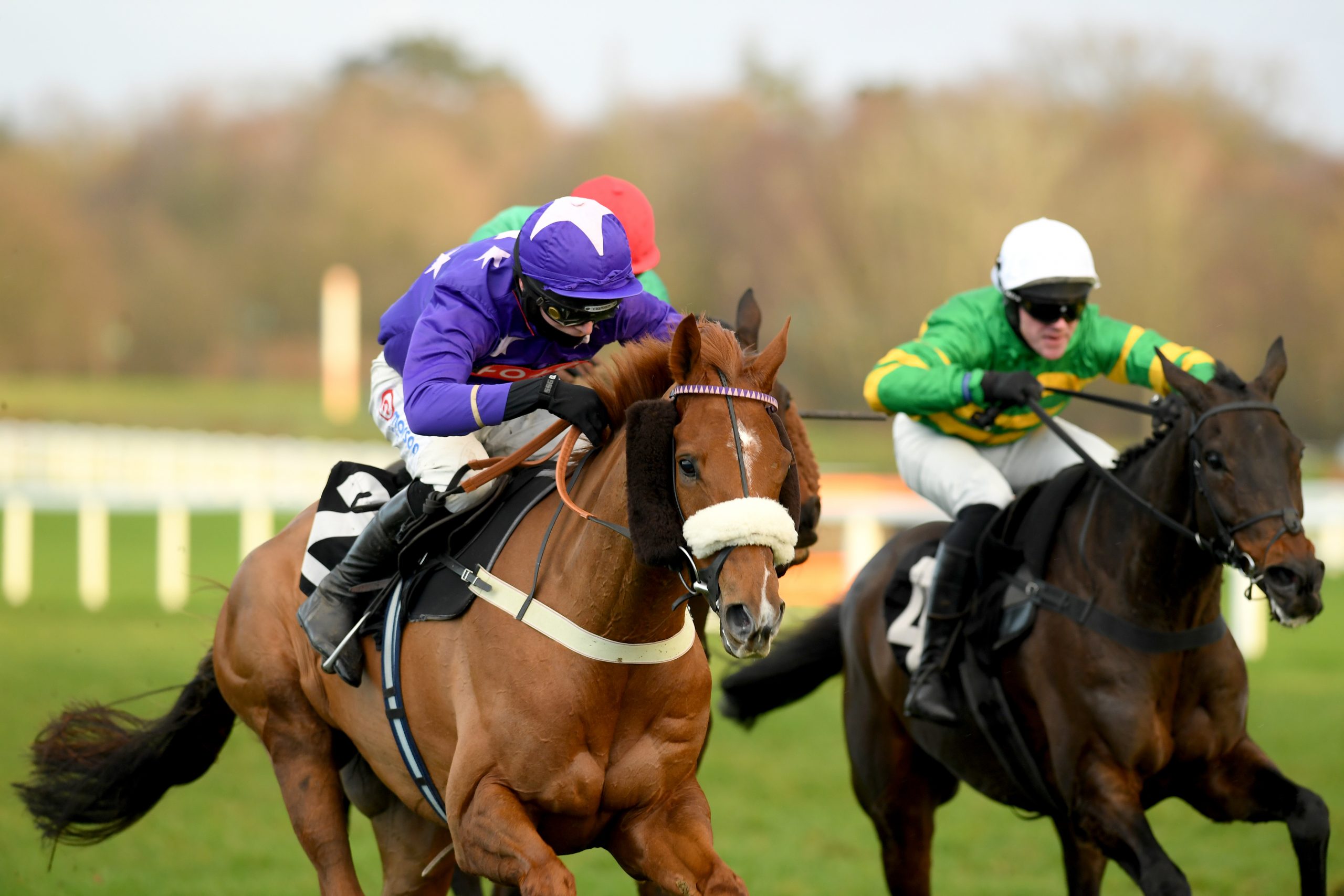 Mister Malarky (blue cols) 1st leads on way to winning 19-12-2020