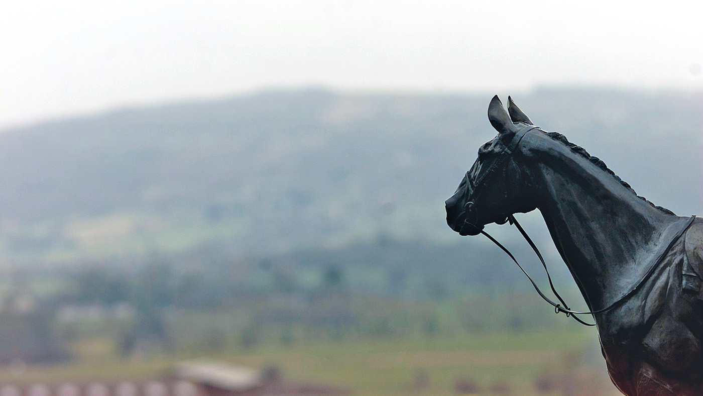 8 Mar 2001: A statue of Golden Miller looks out of Cheltenham Racecourse on the day after the annual National Hunt Festival was cancelled due to the current Foot and Mouth outbreak. Mandatory Credit: Julian Herbert/ALLSPORT
