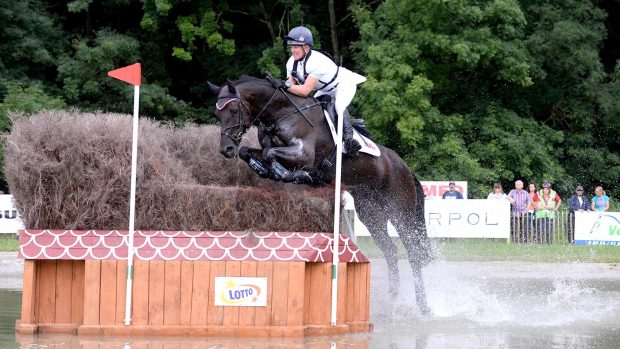Bulana and Nicola Wilson on the way to individual bronze at the 2017 European Championships