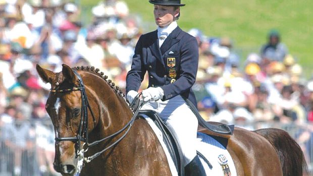 HP0G83 Olympic Games, Sydney 2000 Isabell Werth (GER) riding Gigolo