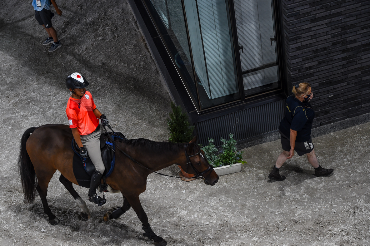 Olympic event horses in Tokyo: Kazuma Tomoto with Vinci De La Vigne, alongside groom Jackie Potts