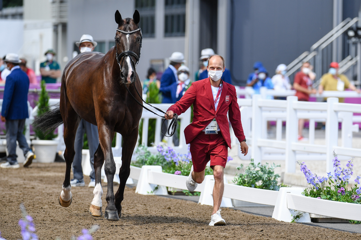 Olympic eventing first trot-up pictures: Peter Flarup and Fascination