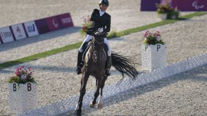Phillippa Johnson-Dwyer competing at the Tokyo Paralympics