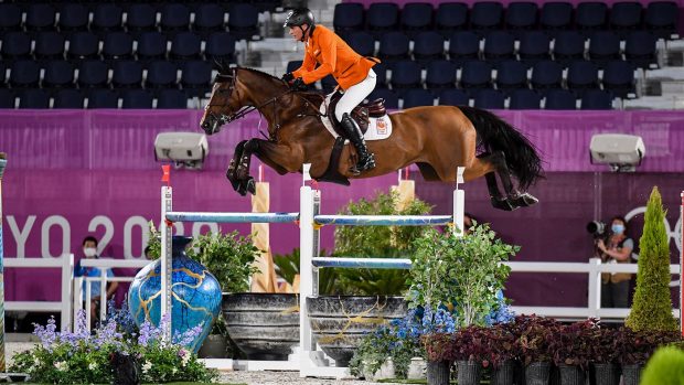 Marc Houtzager and Dante in the Olympic showjuming individual qualiier at the Tokyo 2020 Olympic Games