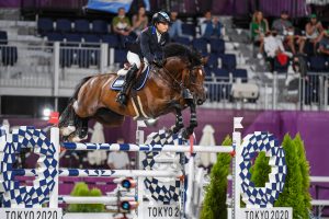 Teddy Vlock and Amsterdam 27 in the Olympic team showjumping at the Tokyo Olympics.