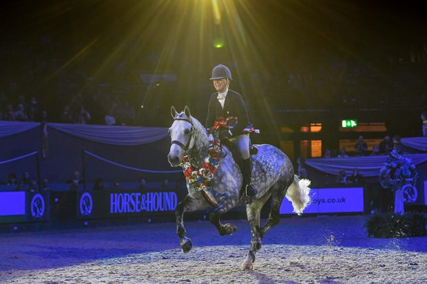 Woodfield Jovial Joker and Mollie Jeffrey win the 143cm working hunter pony of the year final at HOYS 2021