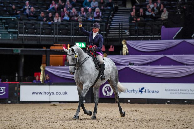 Bloomfield Eloquence and Loraine Homer are middleweight hunter of the year champions at HOYS 2021