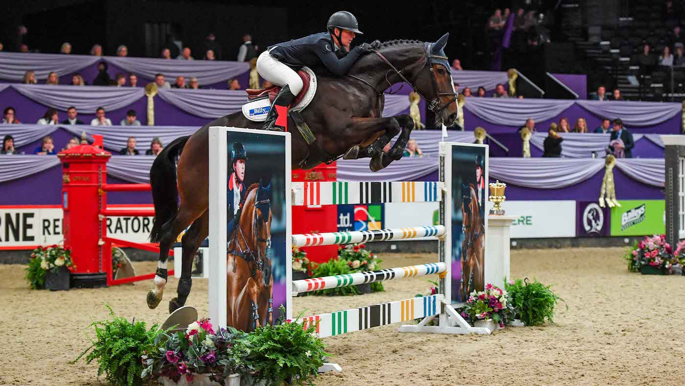 Lucy Townley and Billy Nikon take the HOYS Foxhunter final