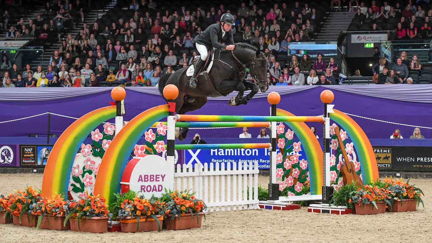 Shane Breen wins HOYS five fence challenge