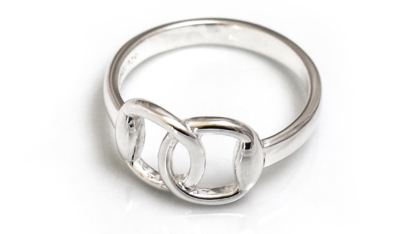 Hiho Silver snaffle ring