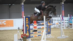 Jessica Hewitt riding Java barefoot at Arena UK