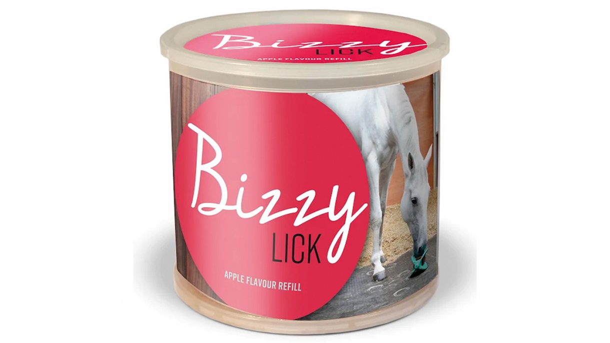 Best salt licks for horses flavoured, Himalayan and field Horse & Hound