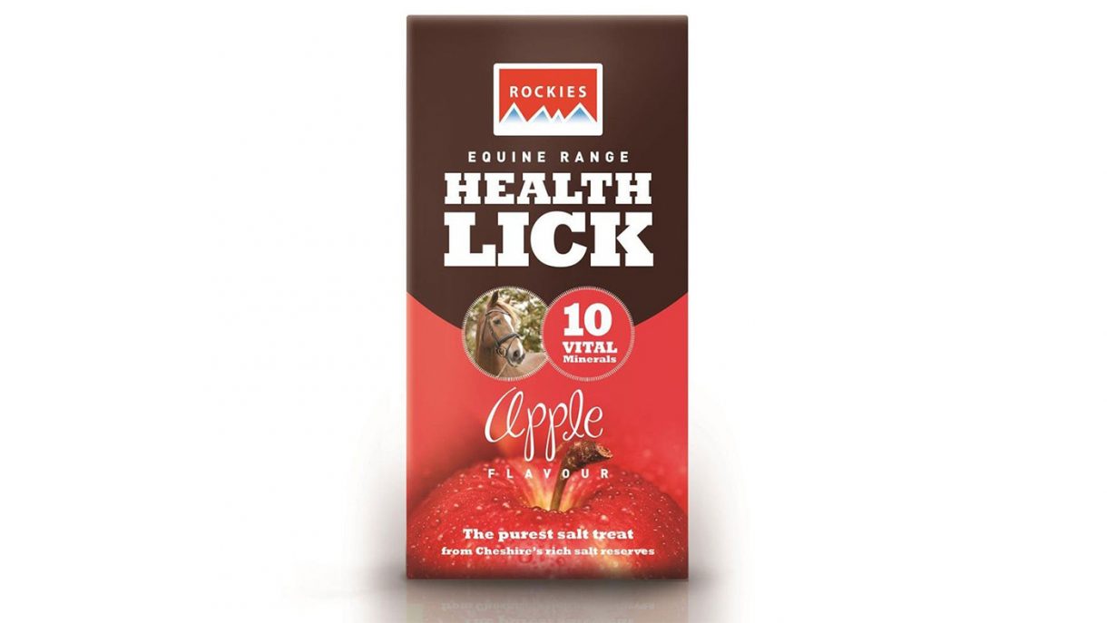 Best salt licks for horses flavoured, Himalayan and field Horse & Hound