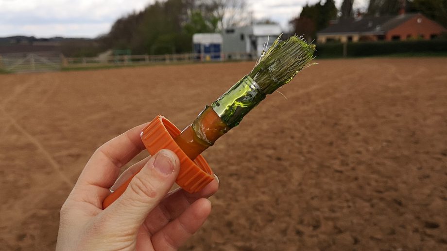 NAF Profeet Farrier Solution brush