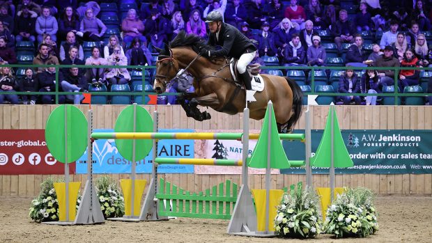 Robert Smith rides Ilton in the Blue Chip Championships grand prix