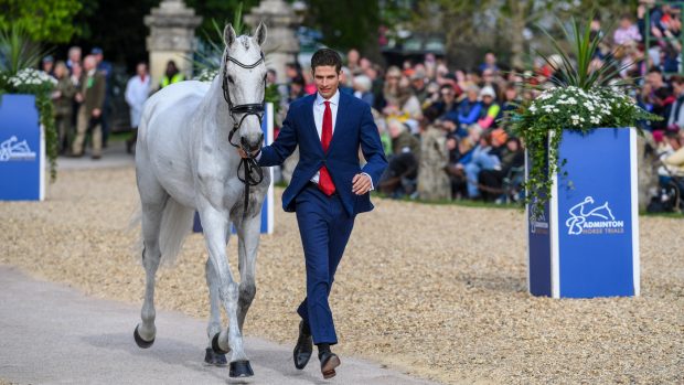 Christoph Wahler’s groom: Carjatan S at the trot-up