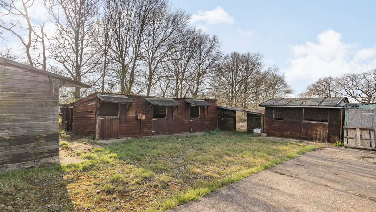 Pay £650,000 for a smallholding including 3 bedroom home, 3.7 acres, stables and a pretty