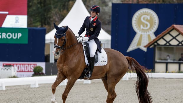 Laura Tomlinson riding Fallatijn in Hagen