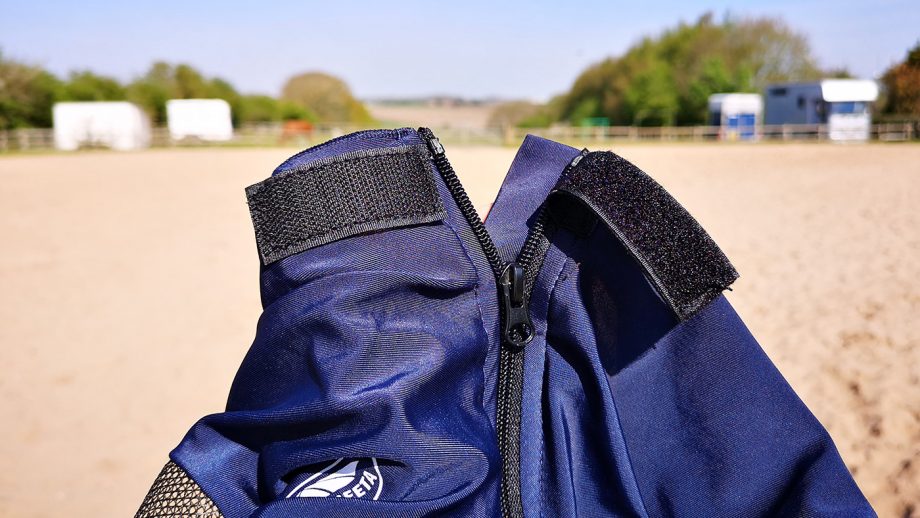 WeatherBeeta Lcyra fly mask fastening