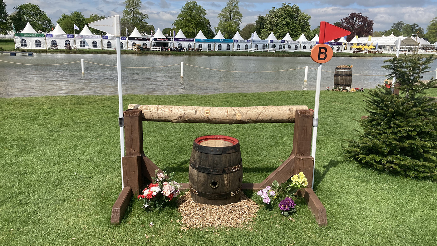 Badminton Grassroots Championships course BE90 fence 6b