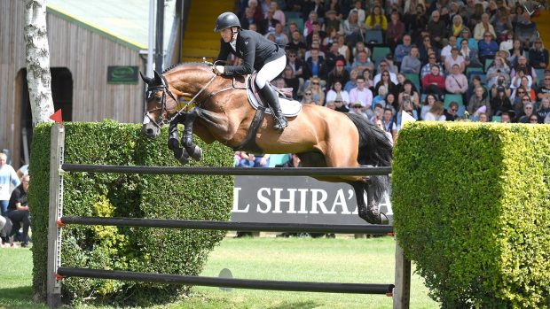 Shane Breen and Can Ya Makan winning the 2022 Al Shira'aa Hickstead Derby