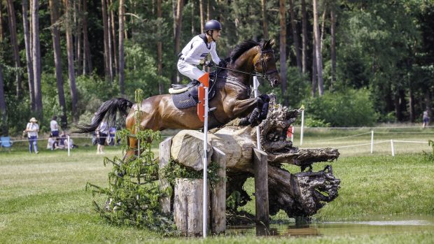 Luhmühlen horse trials cross-country results: Felix Vogg takes the lead