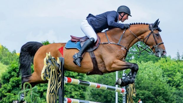 Guy Williams jumping the winning round in Hickstead's Stoner Jewellers Vase 2022