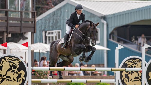 Shane and Vistogrand win the Derby Tankard 2022