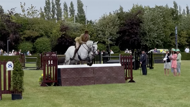 William Pittendrigh loses stirrup