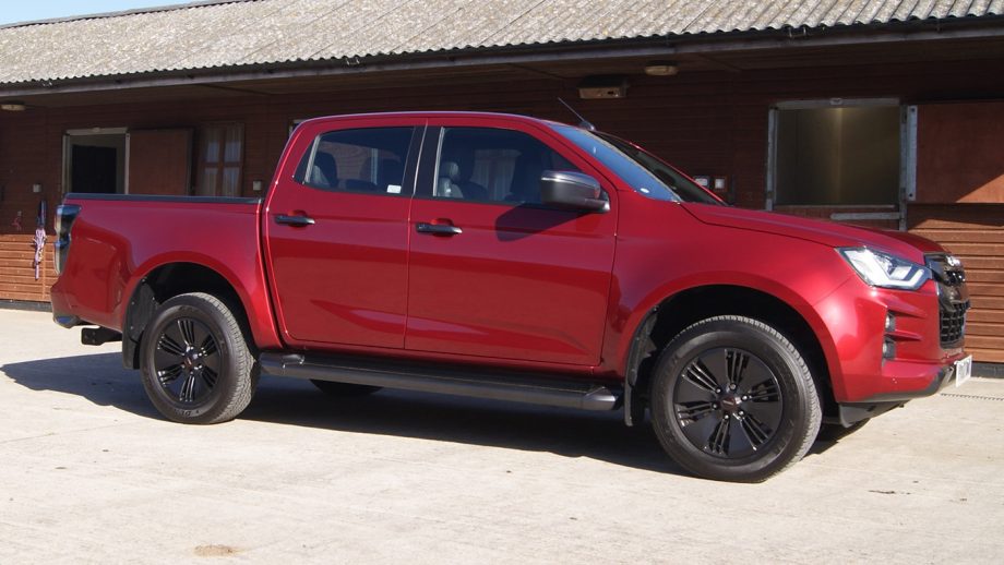 Isuzu D-Max side on