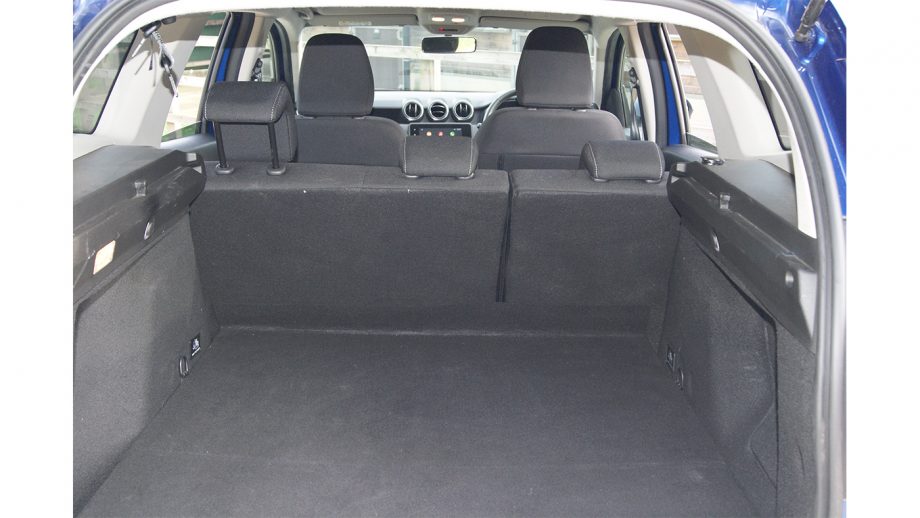 Dacia Duster seats up