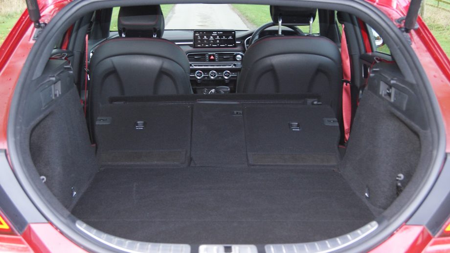 Genesis G70 Shooting Brake boot with seats down