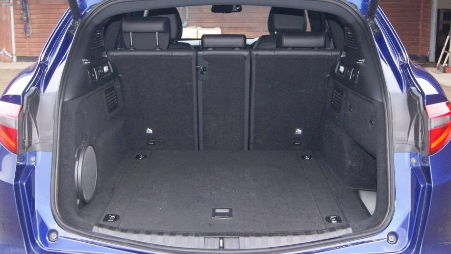 Alfa Romeo Stelvio boot interior