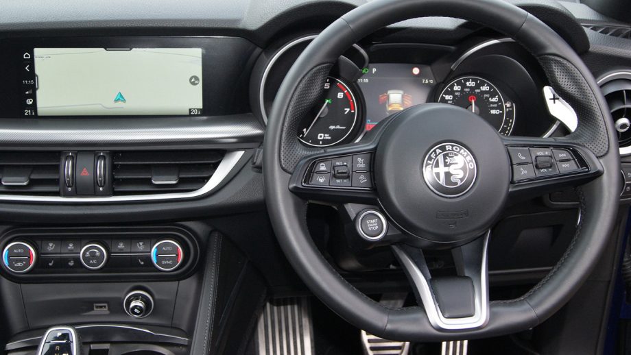 Alfa Romeo Stelvio dashboard