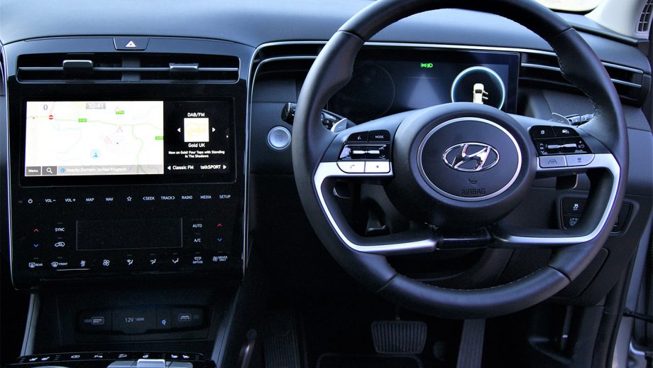 Hyundai Tucson dashboard