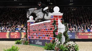 London Horse Show puissance 2022: Joseph Trunkfield and Cruze