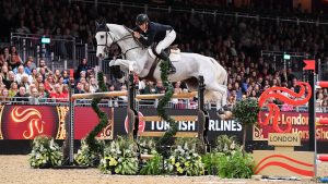 Matt Sampson and Ebolensky winning the Turkish Airlines London Grand Prix at London Horse Show on 19 December