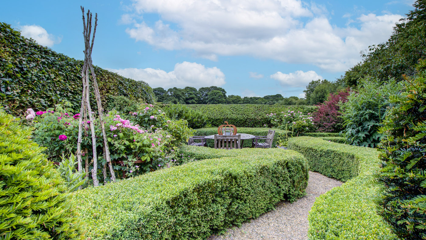 Manicured cottage garden