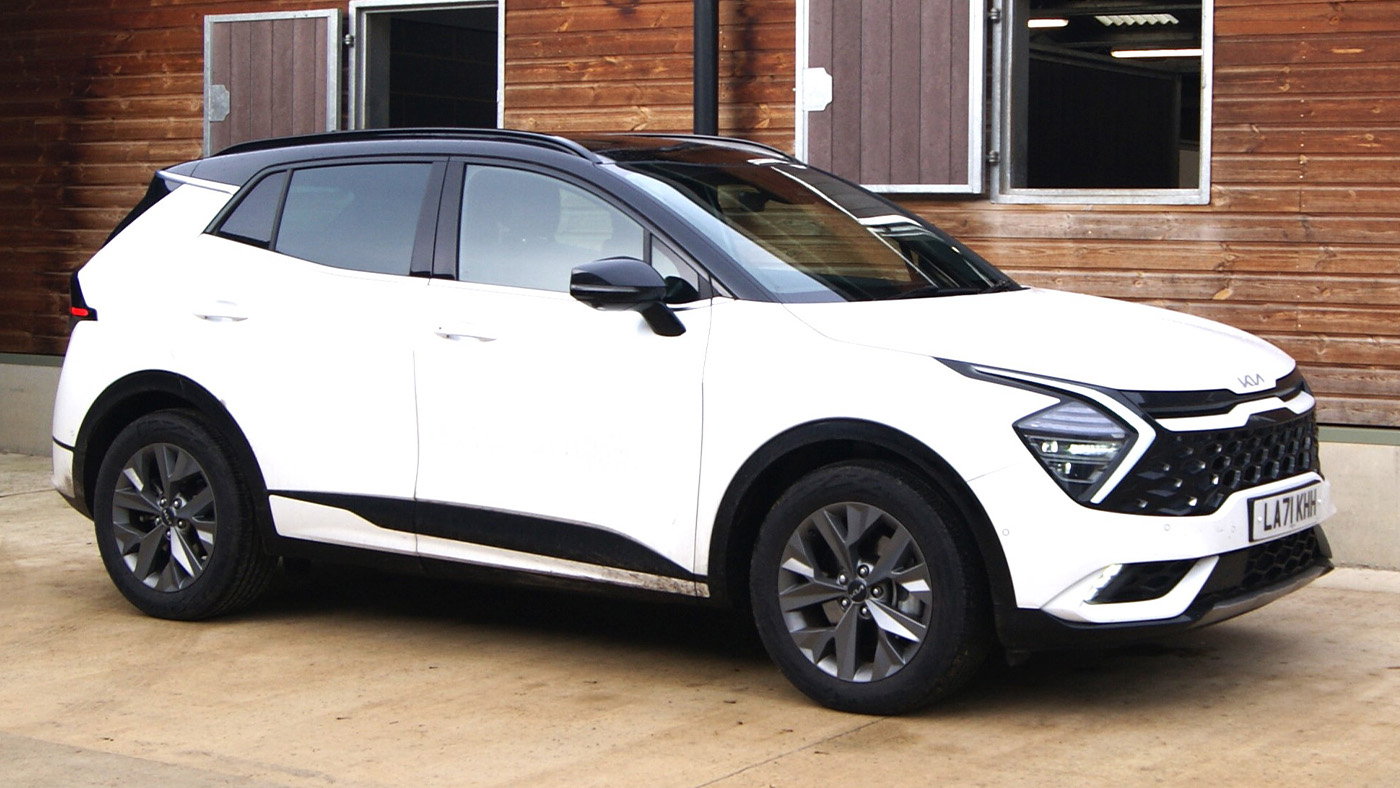 Kia Sportage for towing reviewed by Horse & Hound