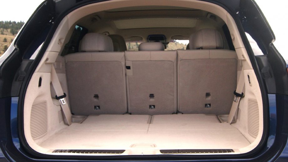 Mercedes EQS SUV boot space