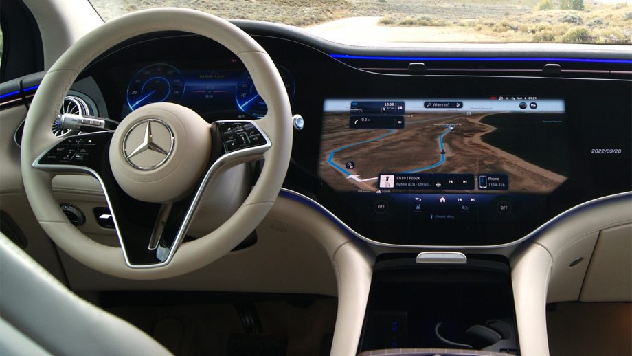 Mercedes EQS SUV dashboard