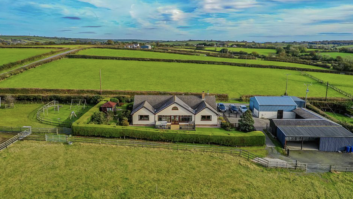 Hunters Lodge Login Carmarthenshire is for sale